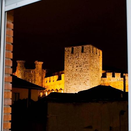 Xoxo - Castillo ปอนเฟร์ราดา ภายนอก รูปภาพ