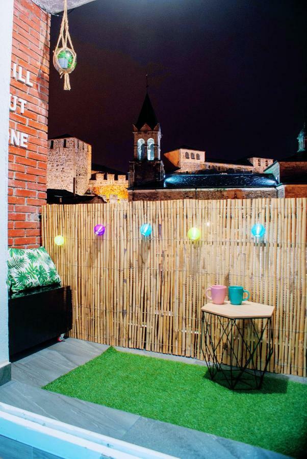 Xoxo - Castillo ปอนเฟร์ราดา ภายนอก รูปภาพ